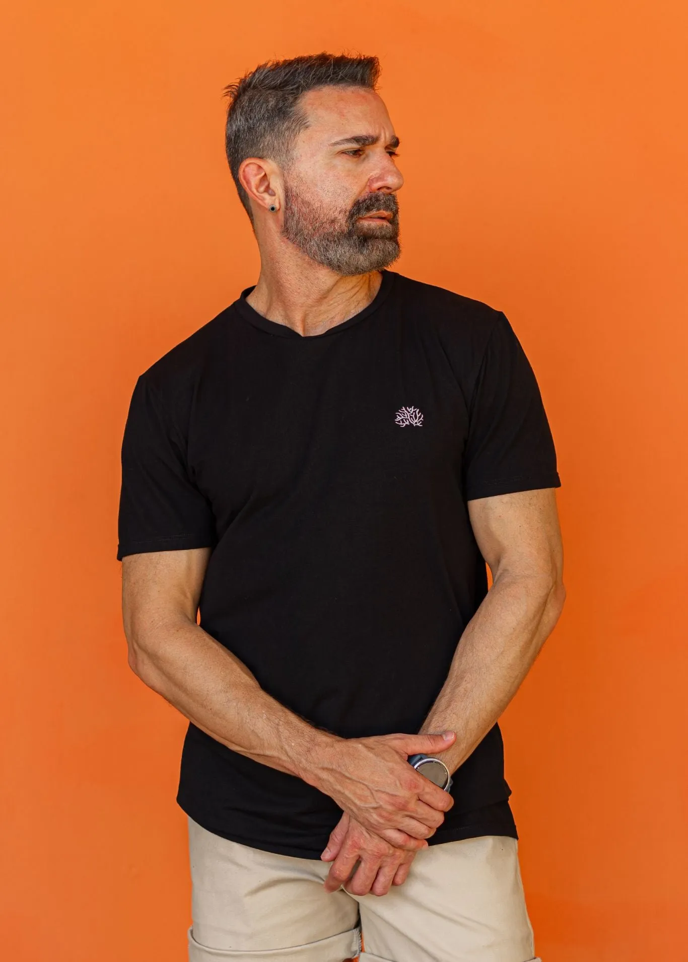 BLACK LOGO TEE