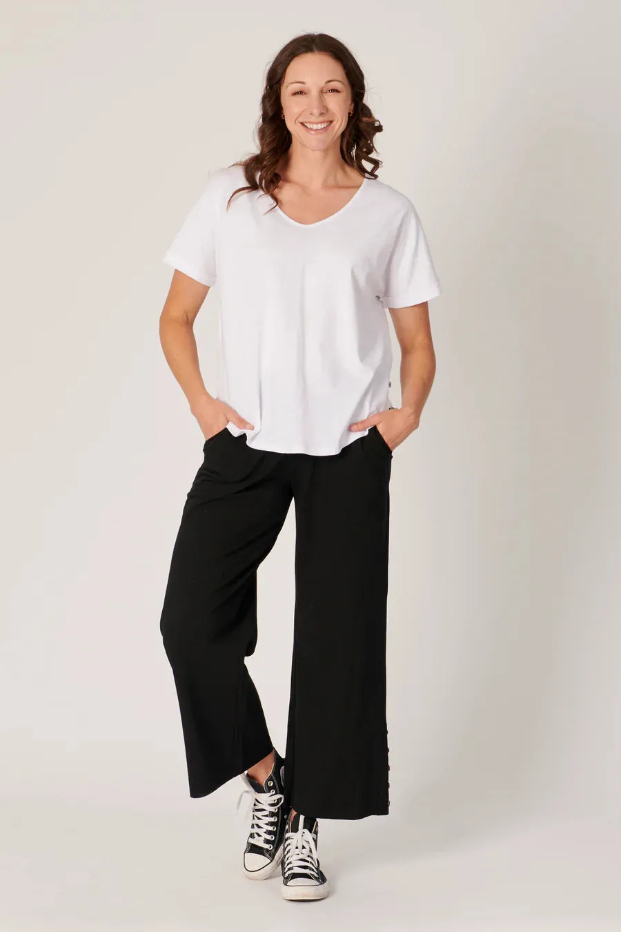 OTW V-Neck Curve Hem Tee