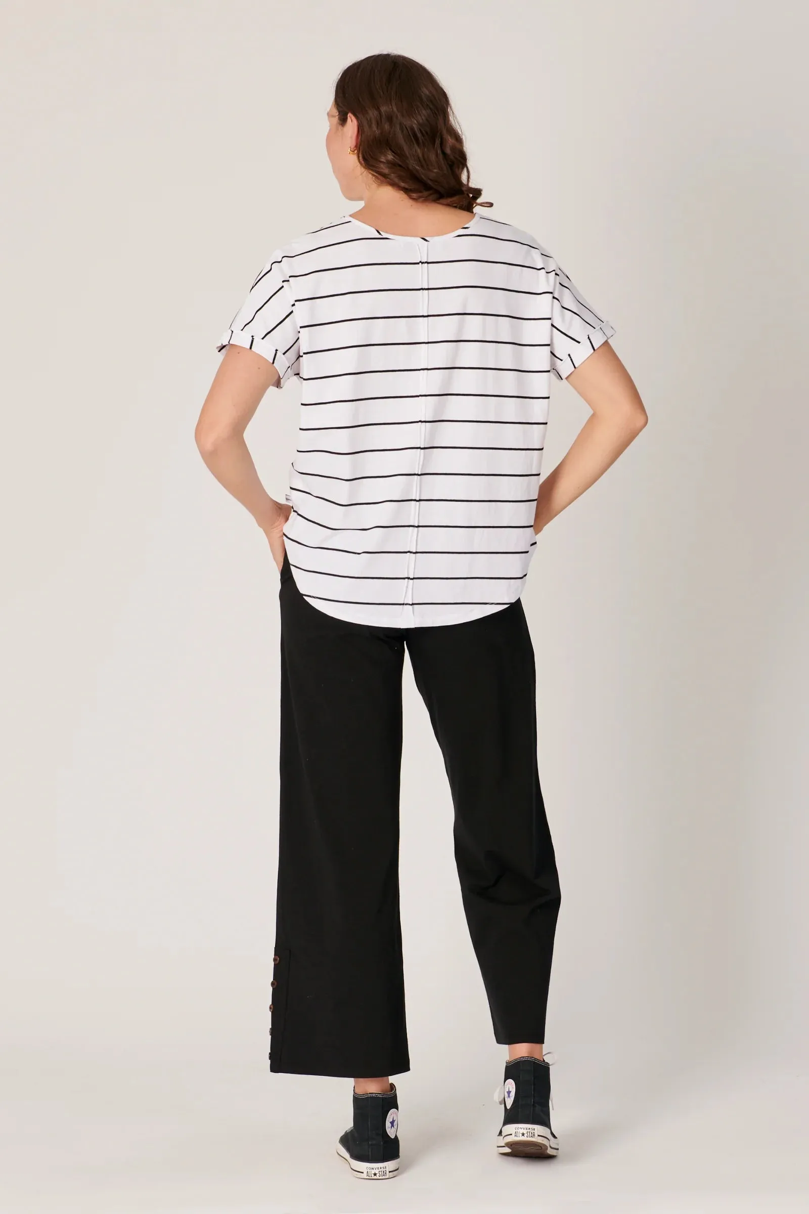 OTW V-Neck Curve Hem Tee