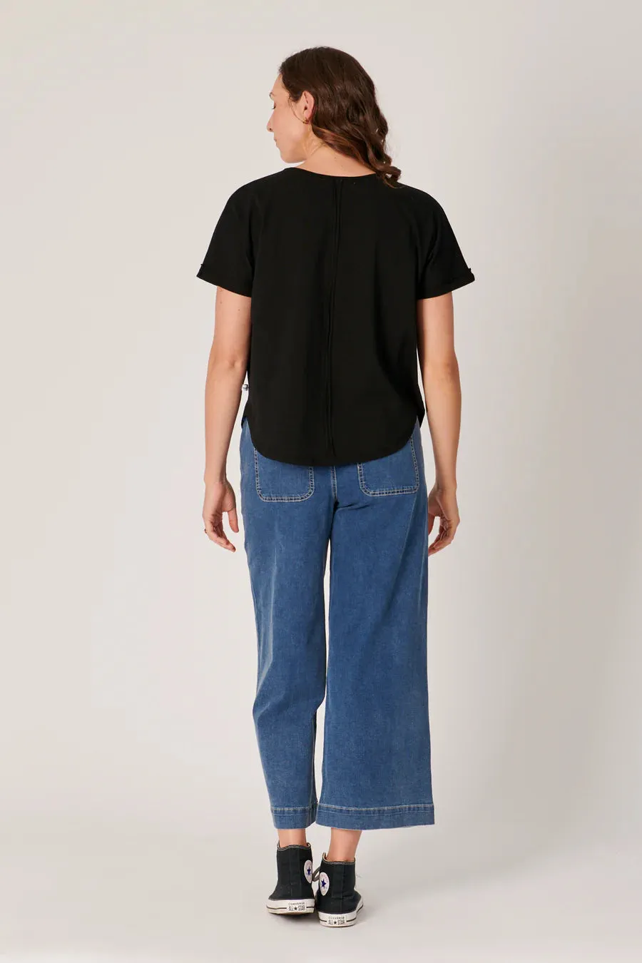 OTW V-Neck Curve Hem Tee
