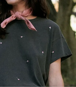 The Great - The Boxy Crew with Scattered Rose Embroidery Washed Black
